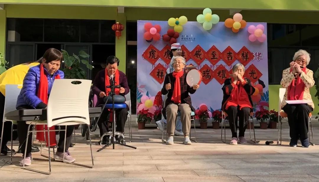 丰富多彩的岭南养生谷养老院的真实生活——“80后”乐团